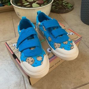 Toms NWT - Blue Sesame Street Cookie Monster shoes - big kid size 3